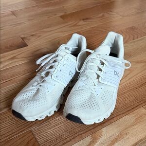 On Running Cloudswift - White Athletic Sneakers